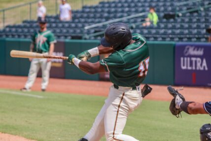 2022 Pirates first round pick Termarr Johnson takes a swing.