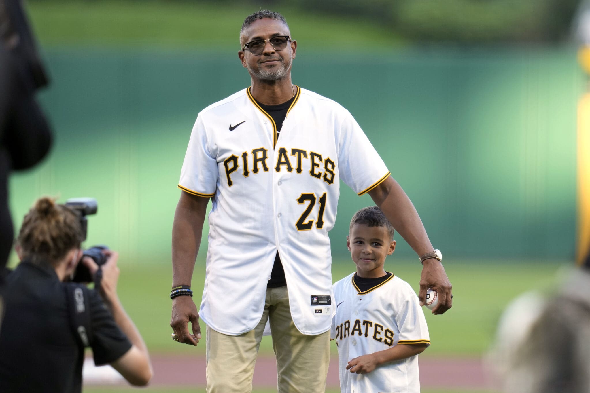 Pittsburgh Pirates to wear No. 21 on Sept. 9 to honor Roberto Clemente